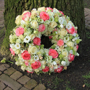 bouquet flowers thought casa morocco